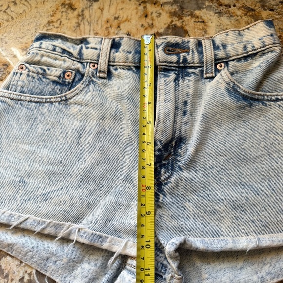 Levi's Shorts Blue Jeans 550 Distressed Frayed Acid Wash Women's Size 5 - Picture 8 of 8
